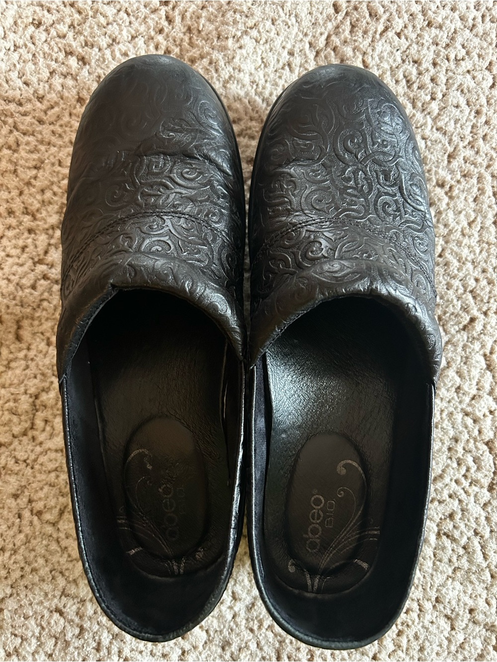 Abeo Black Embossed Slip-On Loafers